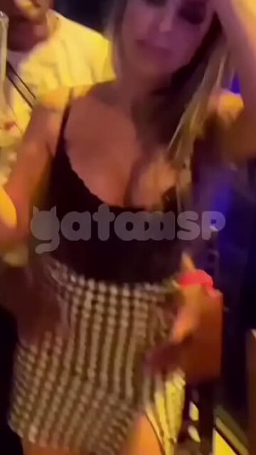 The Black Guy BBC Broke Me and My Married Friend After We Got Crazy at the Pagode in Front of Our Husbands