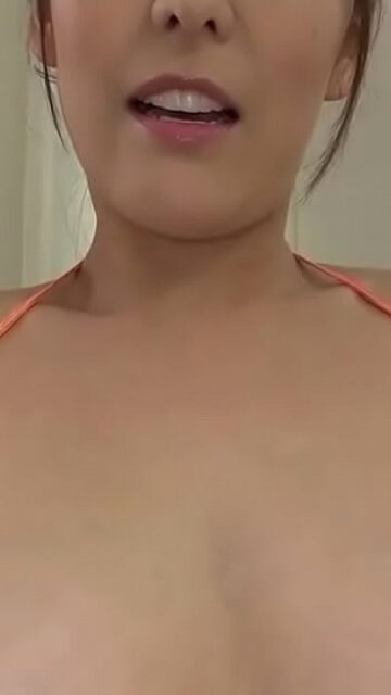 Deep Throating-Vertical Video 043-1