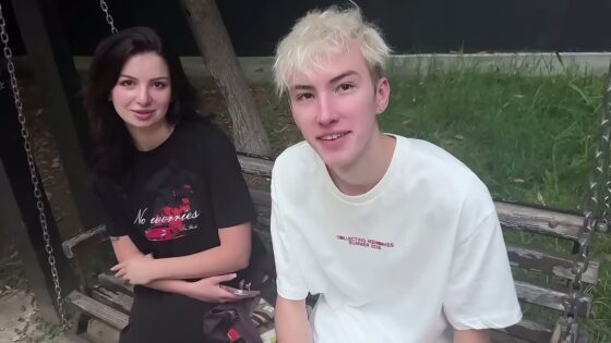 Shares his busty girlfriend with a stranger for money